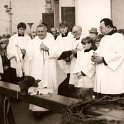 Svěcení kříže, biskup Josef Hrdlička, P. Jan Vidlák, 1990<br />
